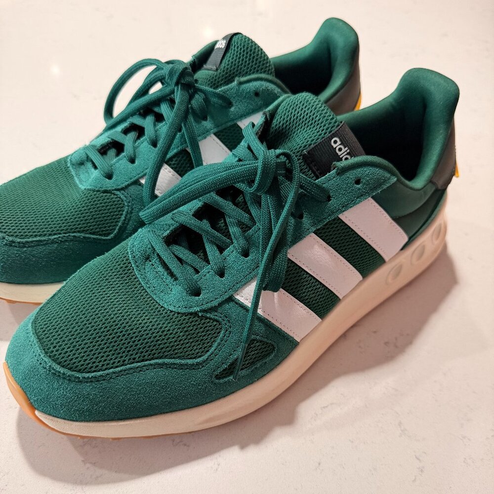 Adidas "Run 84" Retro Running Sneaker US 11.5